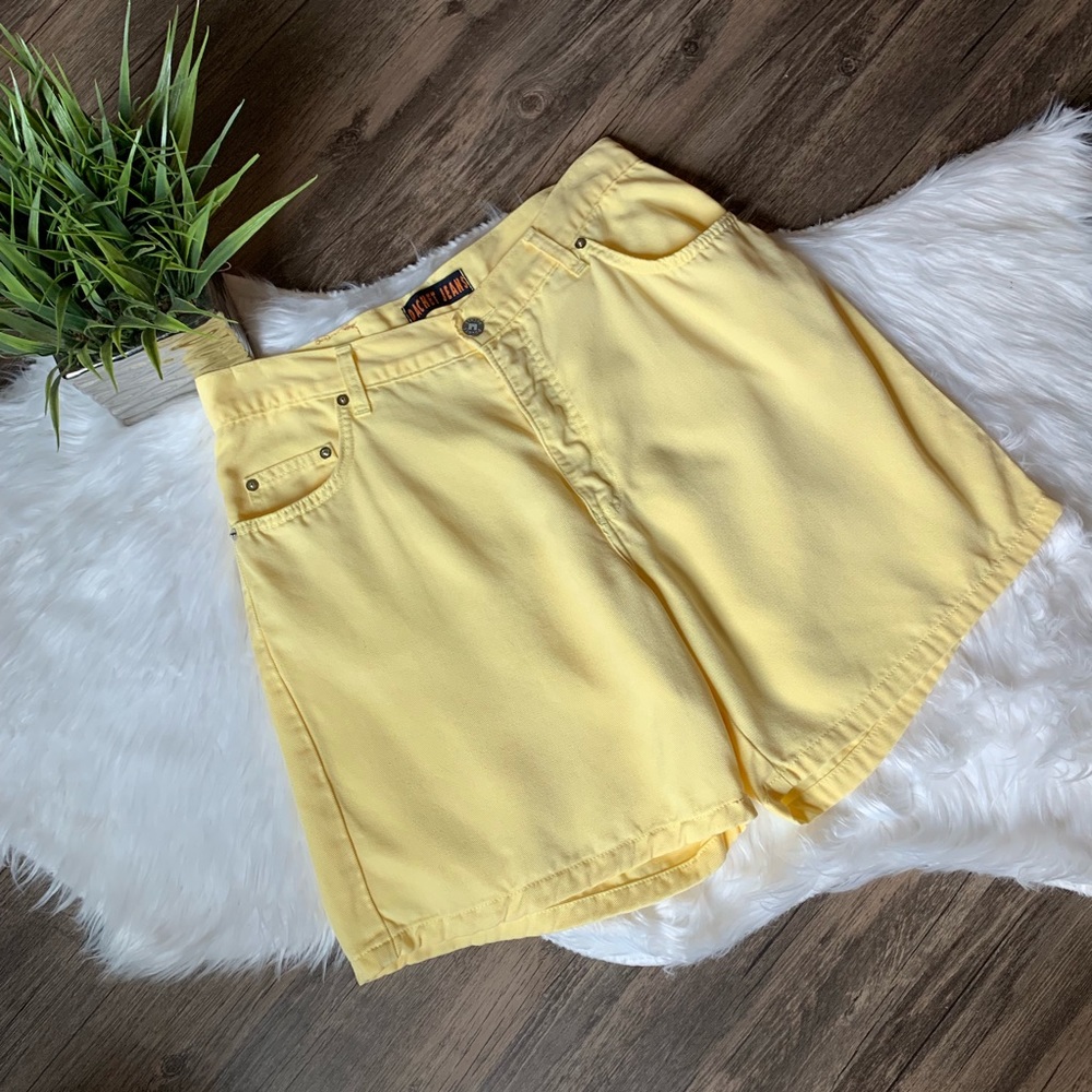 Yellow High Rise Vintage Shorts |Size 14